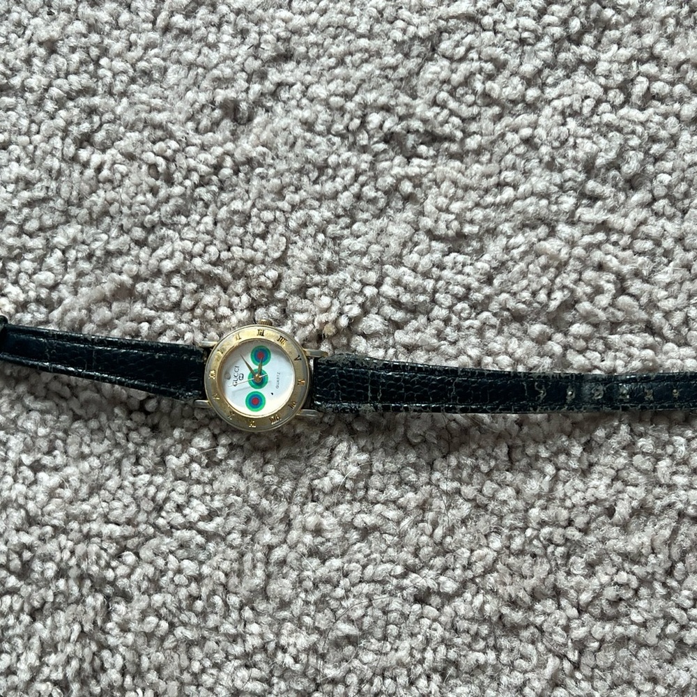 Authentic Vintage Gucci Womens Gold Black Watch Leather Strap Luxury Designer sm